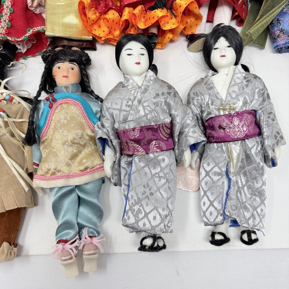 Vintage Expo 67 Ceramic Dolls Lot, 17 Dolls About 7" Girls From Around The World - Picture 3 of 9